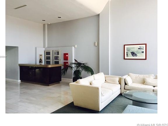 4th image of 801 N Venetian Dr #1103