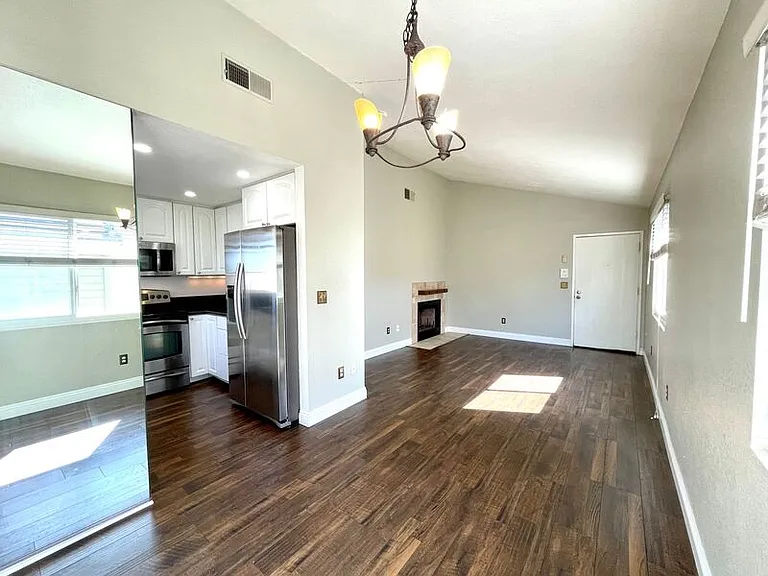 3935 Oregon St #4 — Photo 4
