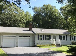 2 Golen Dr, Dartmouth, MA 02747