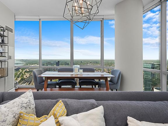 4th image of 1201 S Prairie Ave APT 5106