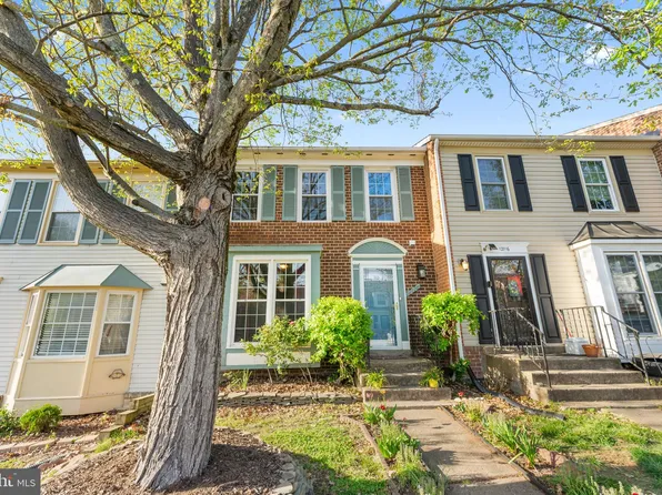 12118 Stoneford Dr, Woodbridge, VA 22192