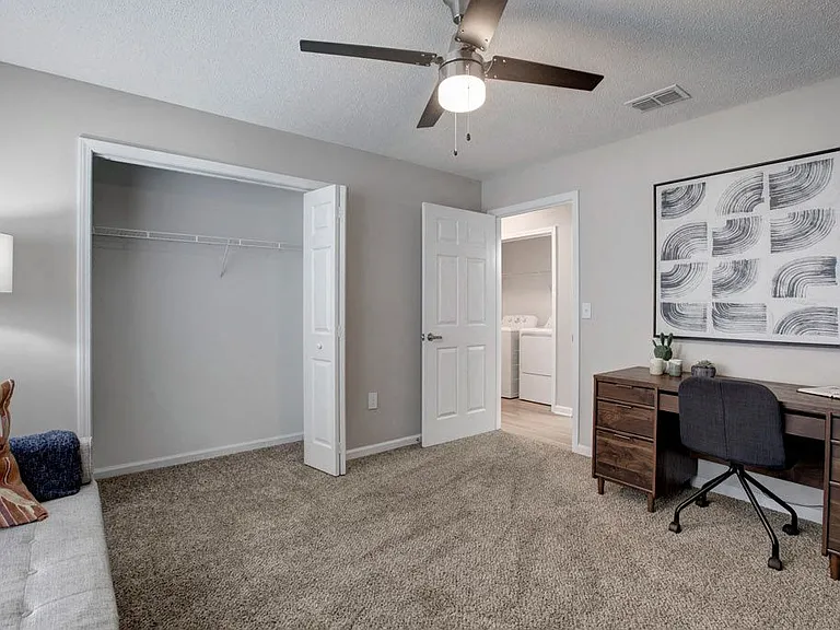 Bedroom with Walk-in Closet