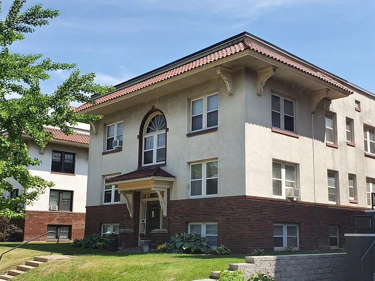 1168 Grand Ave — Photo 1
