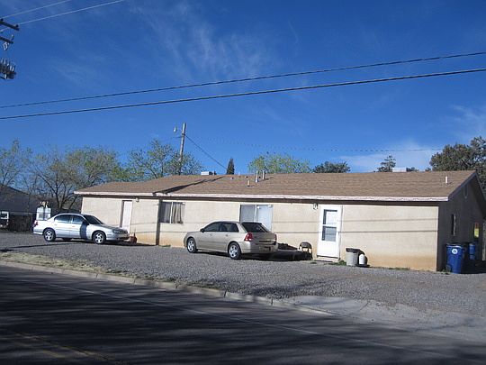 2nd image of 2011 N Swan St