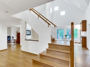 2046 Beacon Pl, Reston, VA 20191