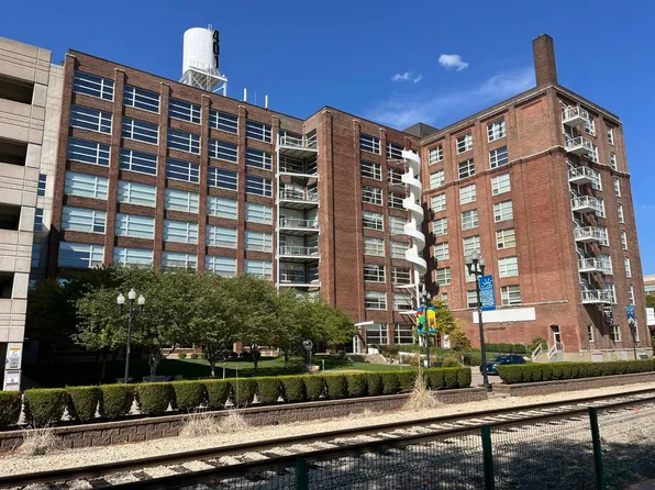 401 SW Water St Unit 410, Peoria, IL 61602