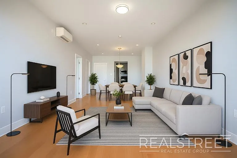 Building Photo - 9002 Queens Blvd #315