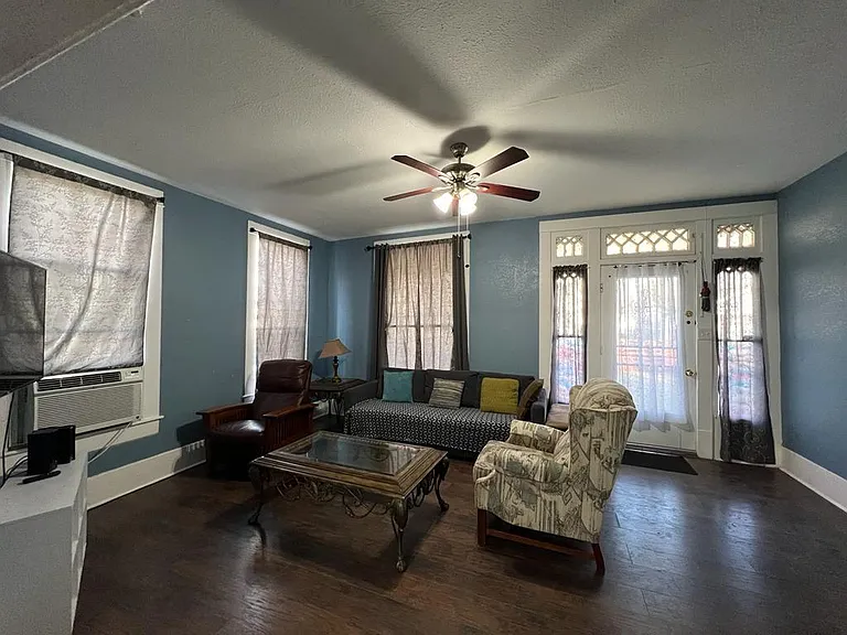 1123 S Hackberry St — Photo 9