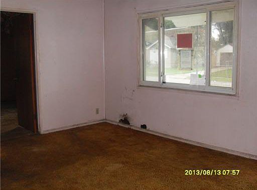 5th image of 811 S Kentucky St