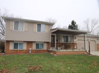 2876 Ronda Rd, Columbus, OH 43232