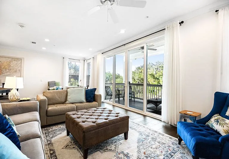 117 Gascoigne Ave #206 — Photo 9