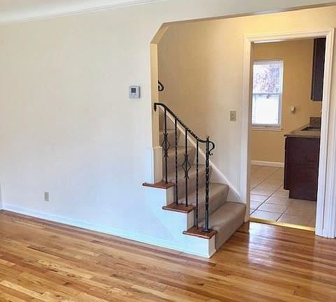 3rd image of 5919 Deering Ave