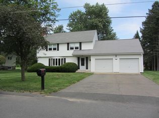 30 Bridle Path Rd, West Springfield, MA 01089