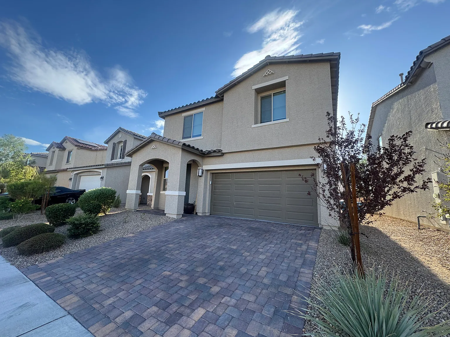 4 bed, 2.5 bath, 2600 sqft, $2,995 — Photo 3