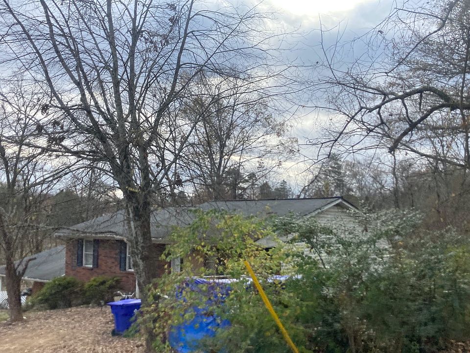 2nd image of 103 Oak Cir