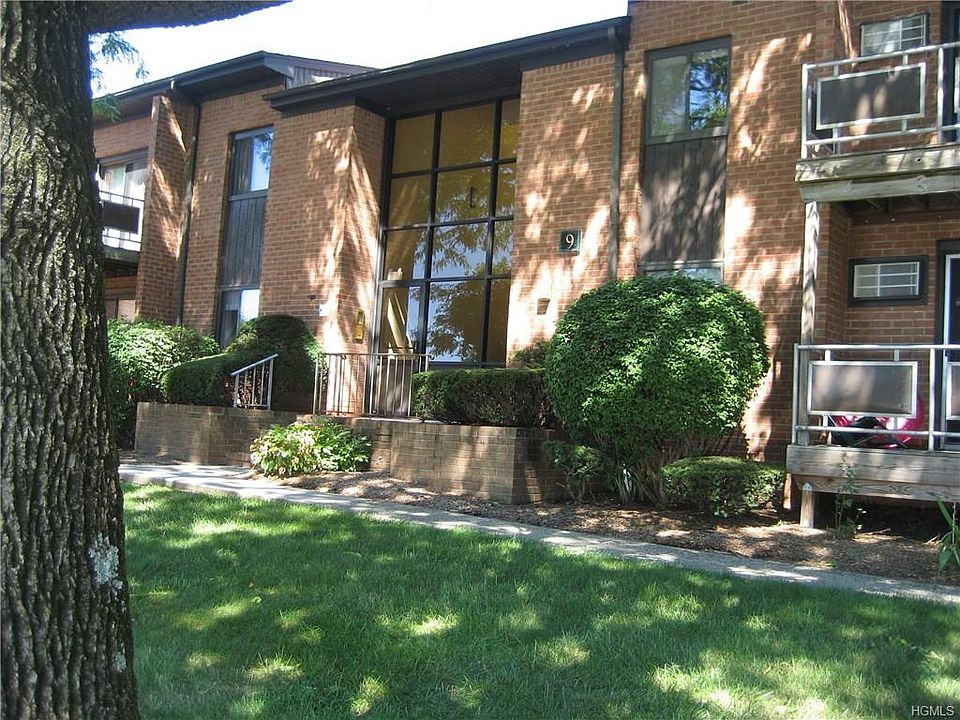 1st image of 9 Brevoort Dr APT 1B
