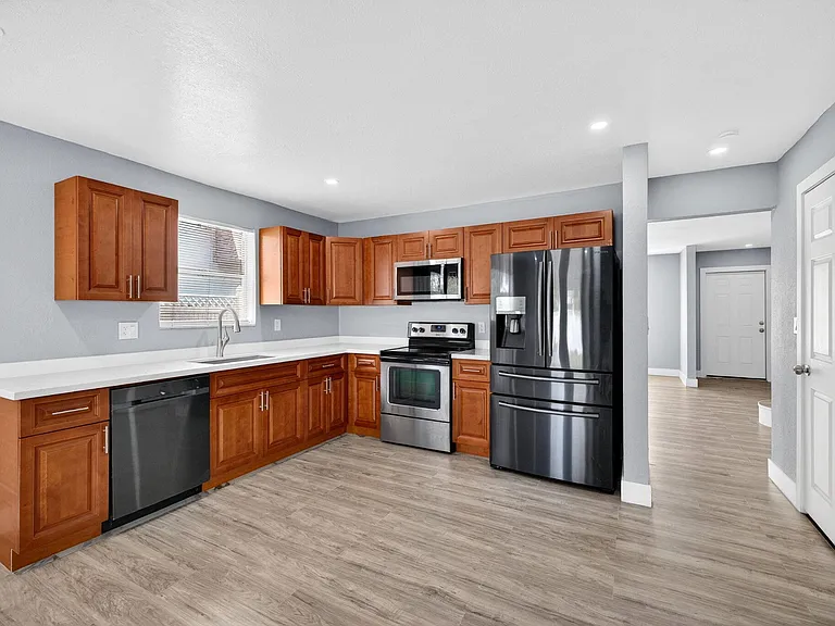 5424 SW 44th Ter — Photo 10