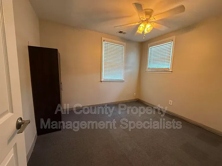 1301 Pineview Dr — Photo 8