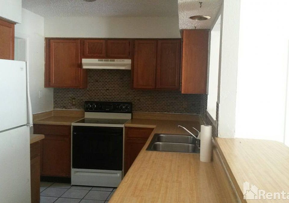 1st image of 3259 Amber Ct