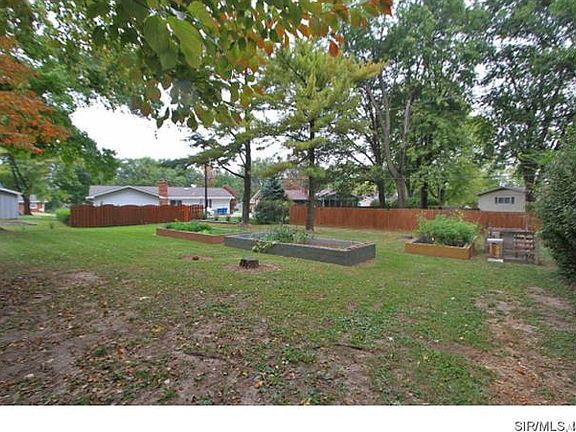 5th image of 605 Harvard Dr