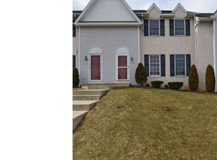 2806 Hampton Ln, Sinking Spring, PA 19608