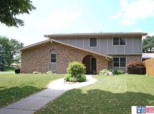 1531 Buckingham Dr, Lincoln, NE 68506