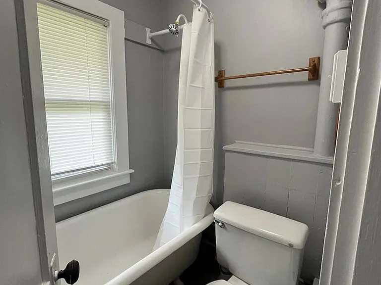 22 Green St #4 — Photo 3