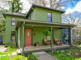 93 2nd St, Athens, OH 45701