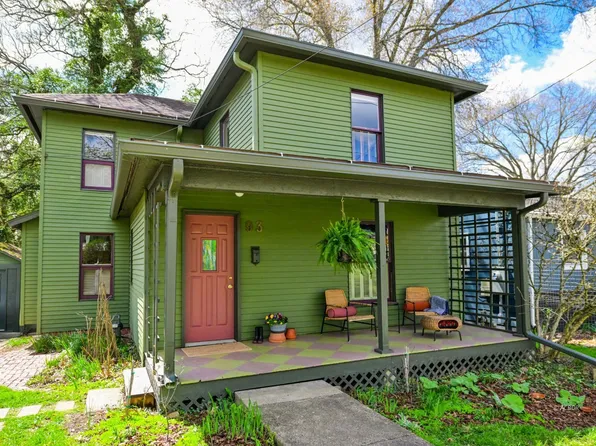 93 2nd St, Athens, OH 45701