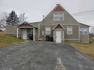 4890 Newbern Rd, Pulaski, VA 24301