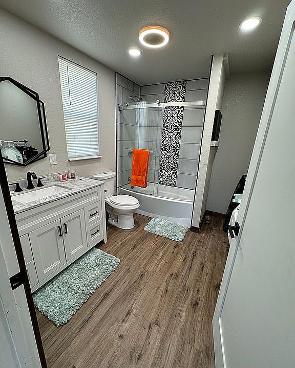 2nd image of 24071 Eccles St