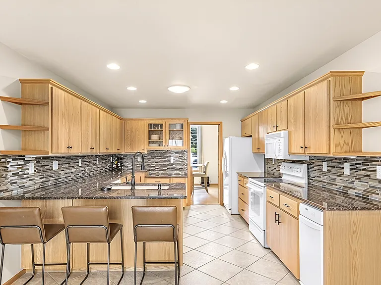 Birchwood Dr — Photo 2