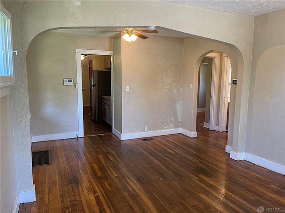 4th image of 2633 Hazel Ave