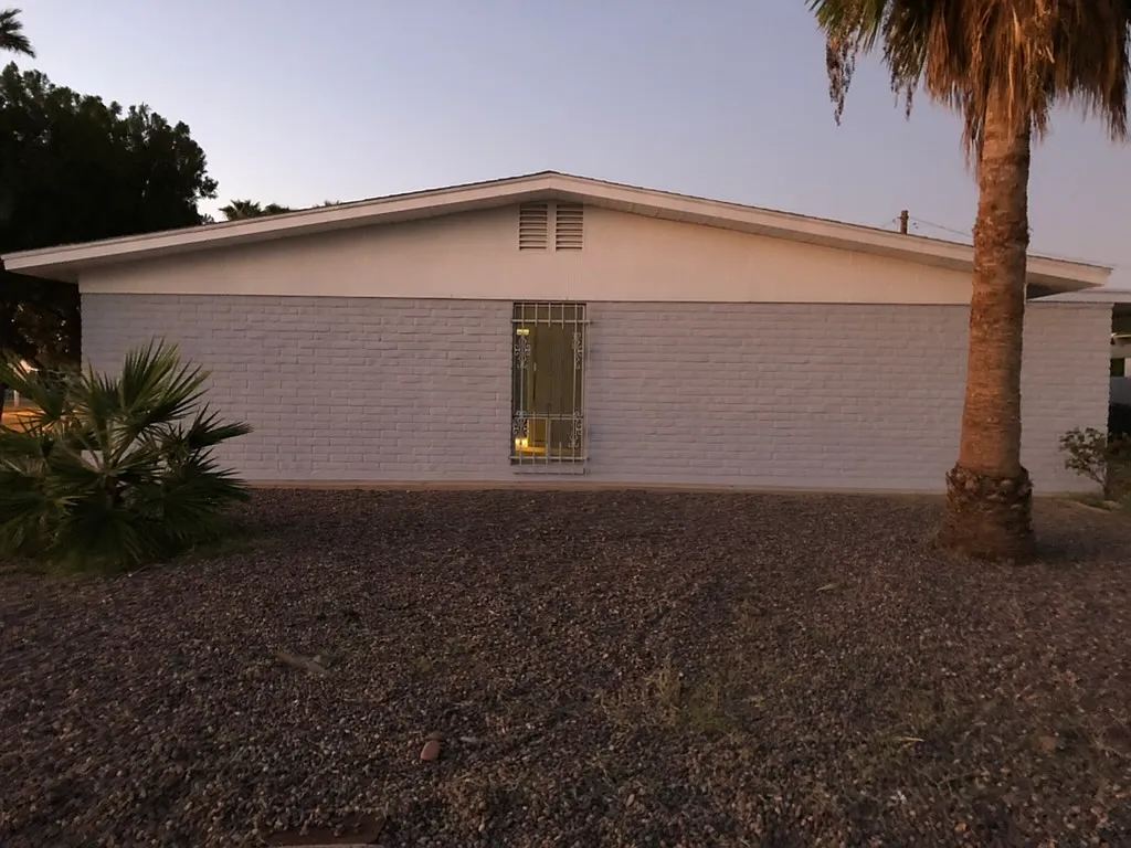 3 bed, 1368 sqft, $2,100 — Photo 2