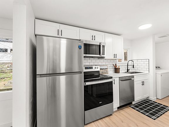 2nd image of 617 S Farr Rd