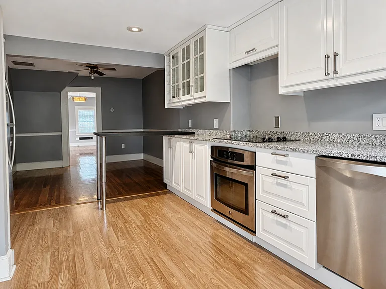 4A Sparhawk St — Photo 2