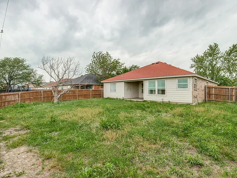 311 Charleston Dr — Photo 24