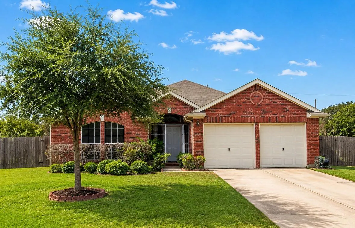 3 bed, 2.0 bath, 1803 sqft, $1,850 — Photo 2