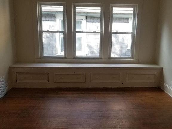 2nd image of 2057 W 81st St #2