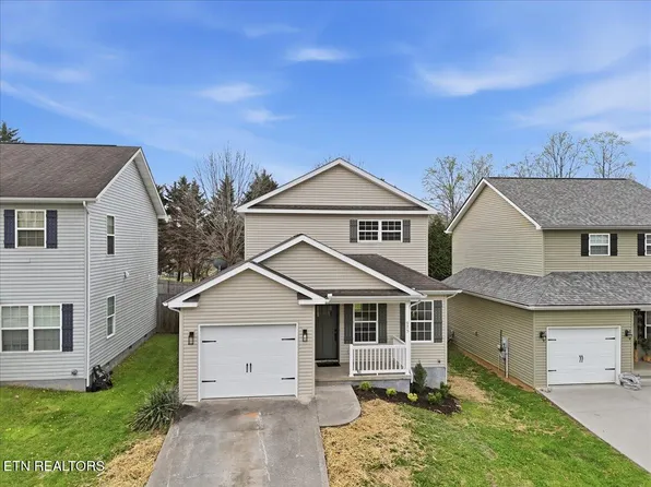 975 Norwood Village Ln, Maryville, TN 37801