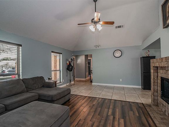 3rd image of 2529 Echo Point Dr