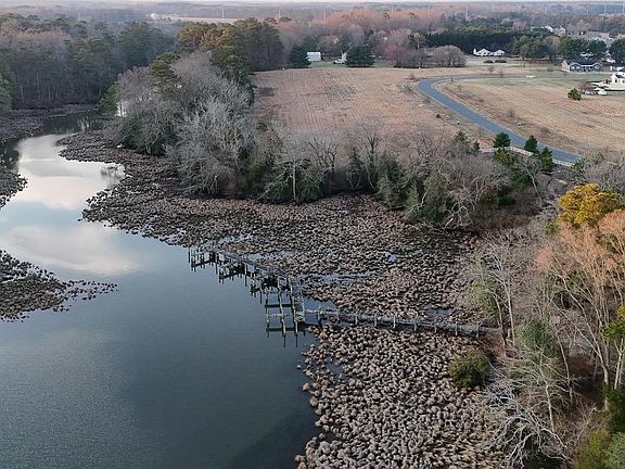 3rd image of River View Rd