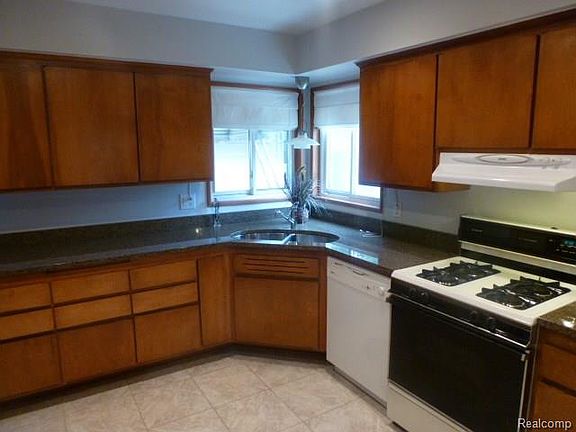 2nd image of 32837 Holden Dr