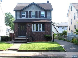 23 E Forest Pl, Rochelle Park, NJ 07662