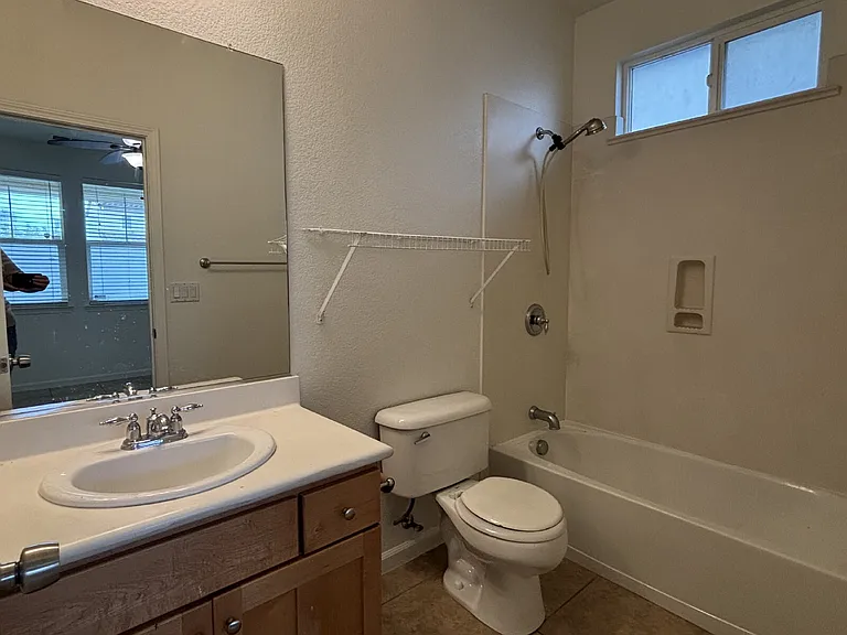 2405 El Vaquero Dr — Photo 5