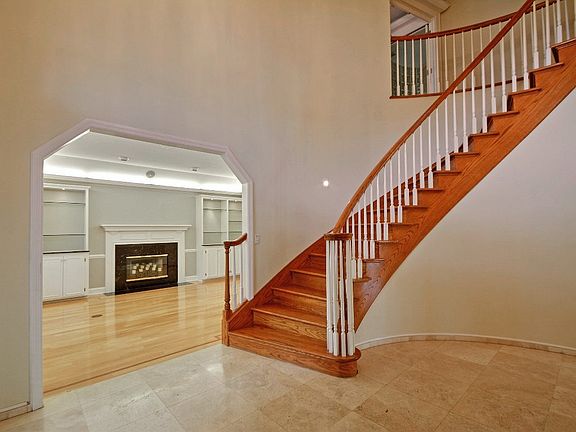 3rd image of 193 Devonwood Way