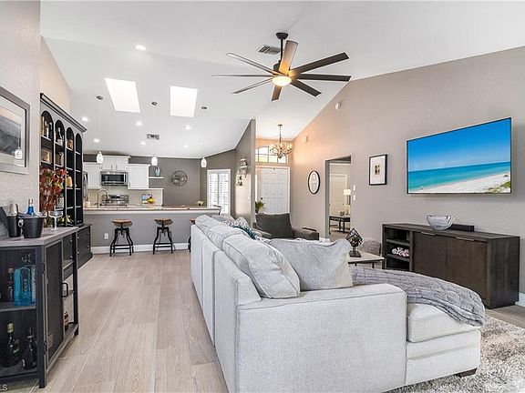 5th image of 12681 Glen Hollow DR