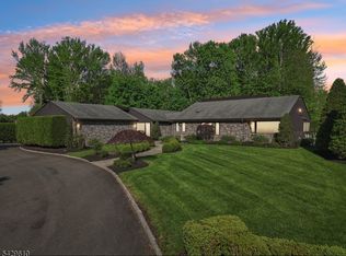 15 Laurie Ct, Scotch Plains, NJ 07076