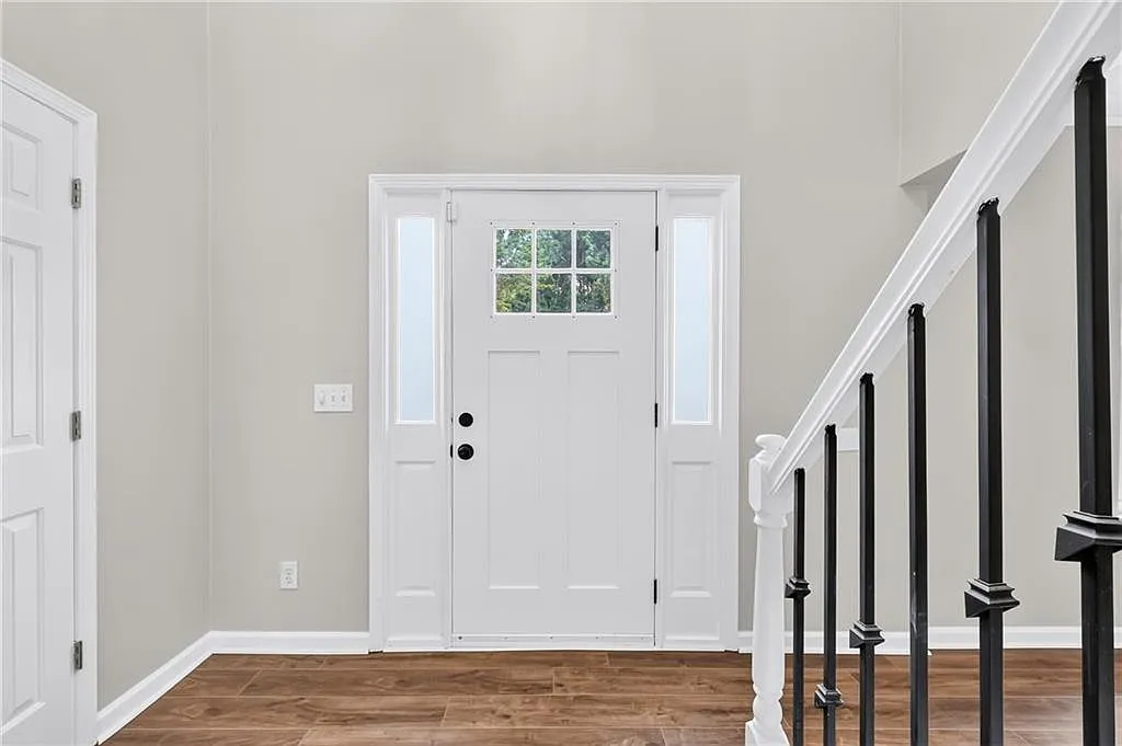 4 bed, 3.5 bath, 3268 sqft, $2,500 — Photo 2