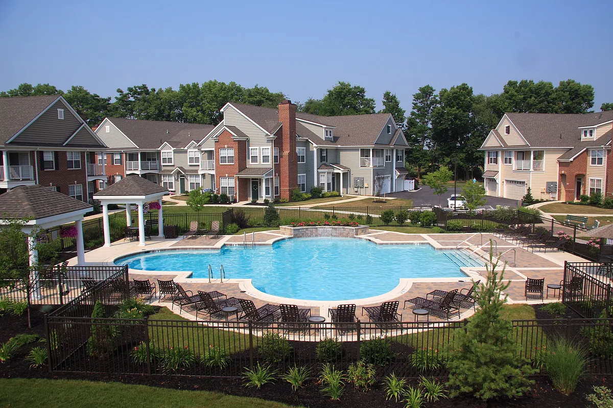 Building Photo - The Crest at Elm Tree